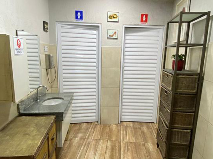 WC Masculino e Feminino